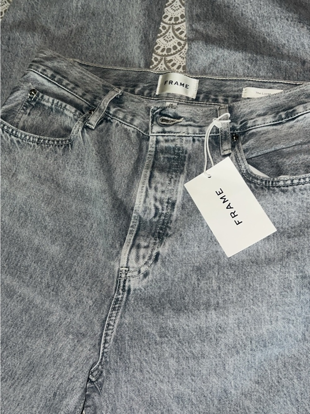 Frame the losse Air Denim Light Gray Straight Leg Jeans - Picture 4 of 7